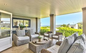 Lush Family Home In Prestigious Area